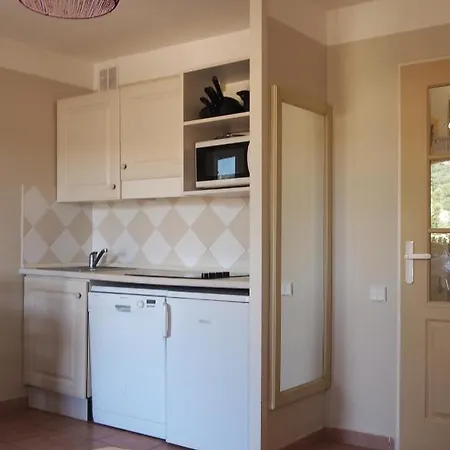 Apt. La Corniche 810 - F -
