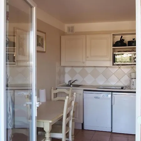 Apt. La Corniche 810 - F -